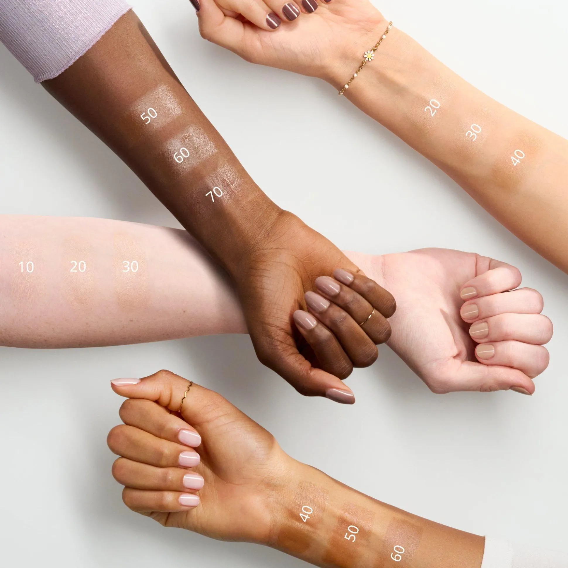 essence Booster illuminante MAGIC FILTER 40 - Tan Clearance