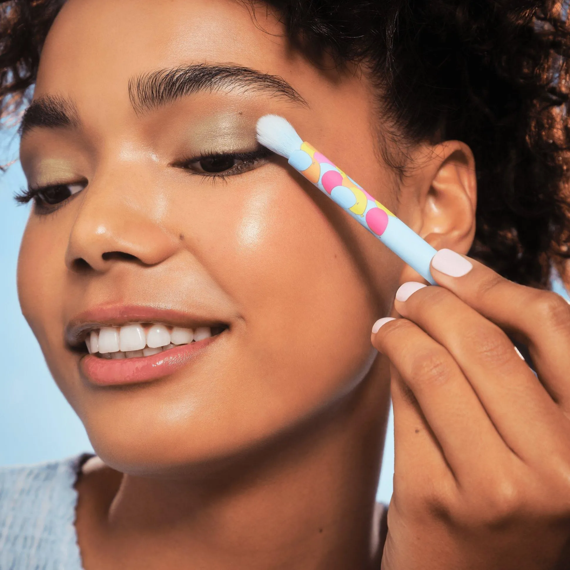 essence Disney Pixar Up pennello per ombretto Cheap