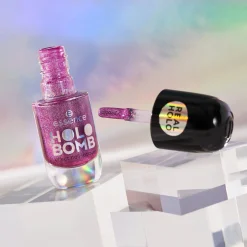 essence holo bomb smalto unghie 02 - Holo Moly Fashion