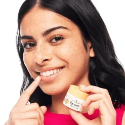 essence lip care SUGAR SCRUB Hot