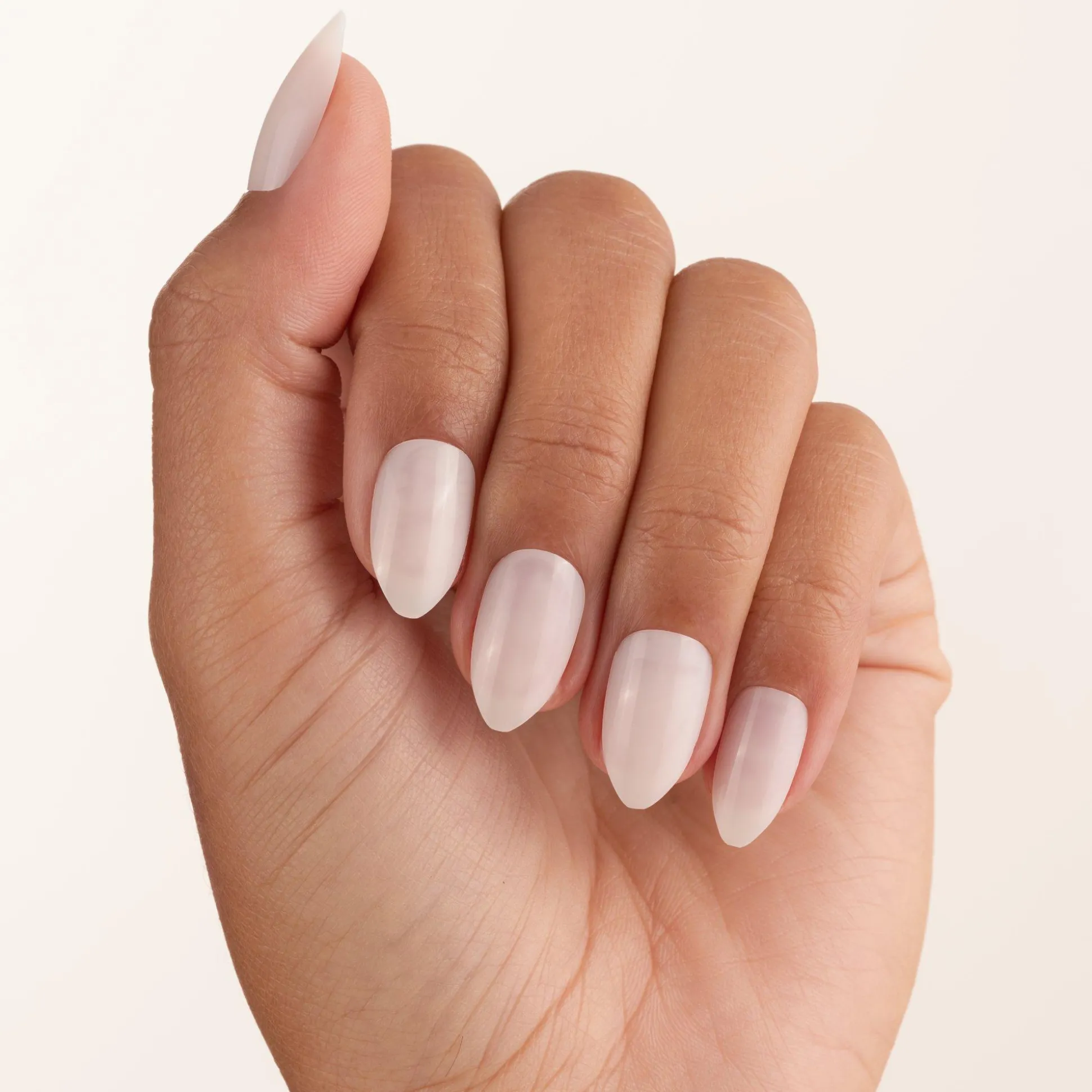 essence nails in style 15 - KEEP IT BASIC Cheap
